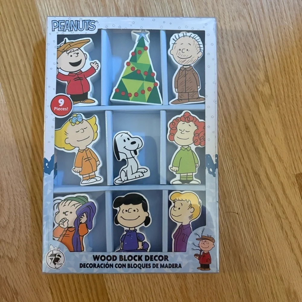 Peanuts Holiday Wood Block Decor Set NEW Snoopy Linus Sally Charlie Patty